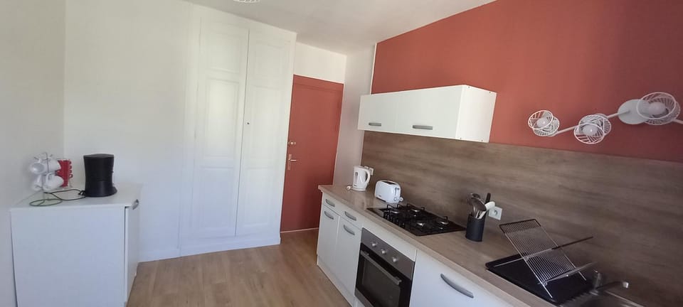 F2 plages du débarquement rénové Apartment in Normandy