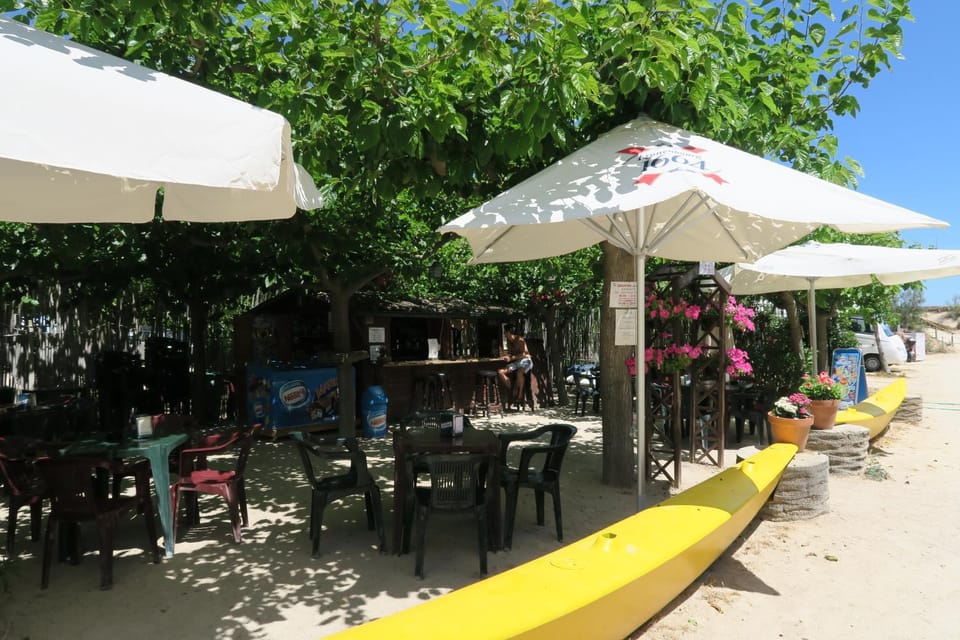 Property building, Restaurant/places to eat, Day, Lounge or bar, On site
