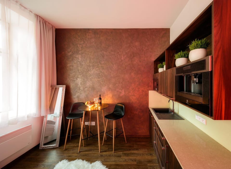 Shower, Coffee/tea facilities, Kitchen or kitchenette, Dining area, Bedroom