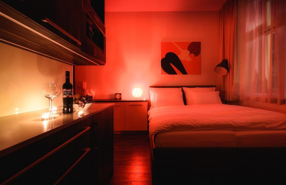 Bed, Living room, Seating area, Dining area, Bedroom