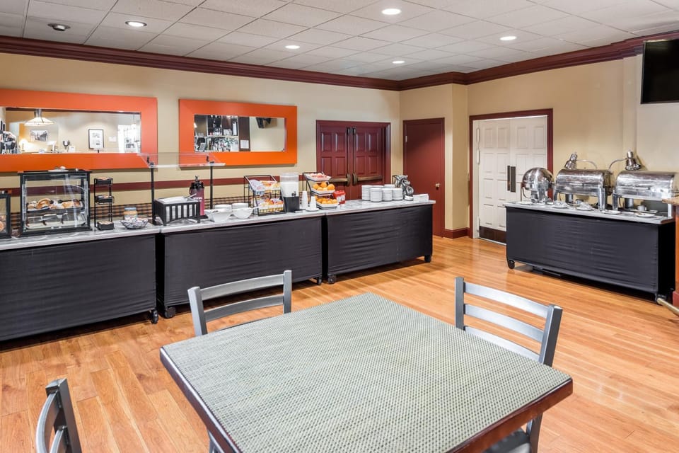 Restaurant/places to eat, Food and drinks, Breakfast