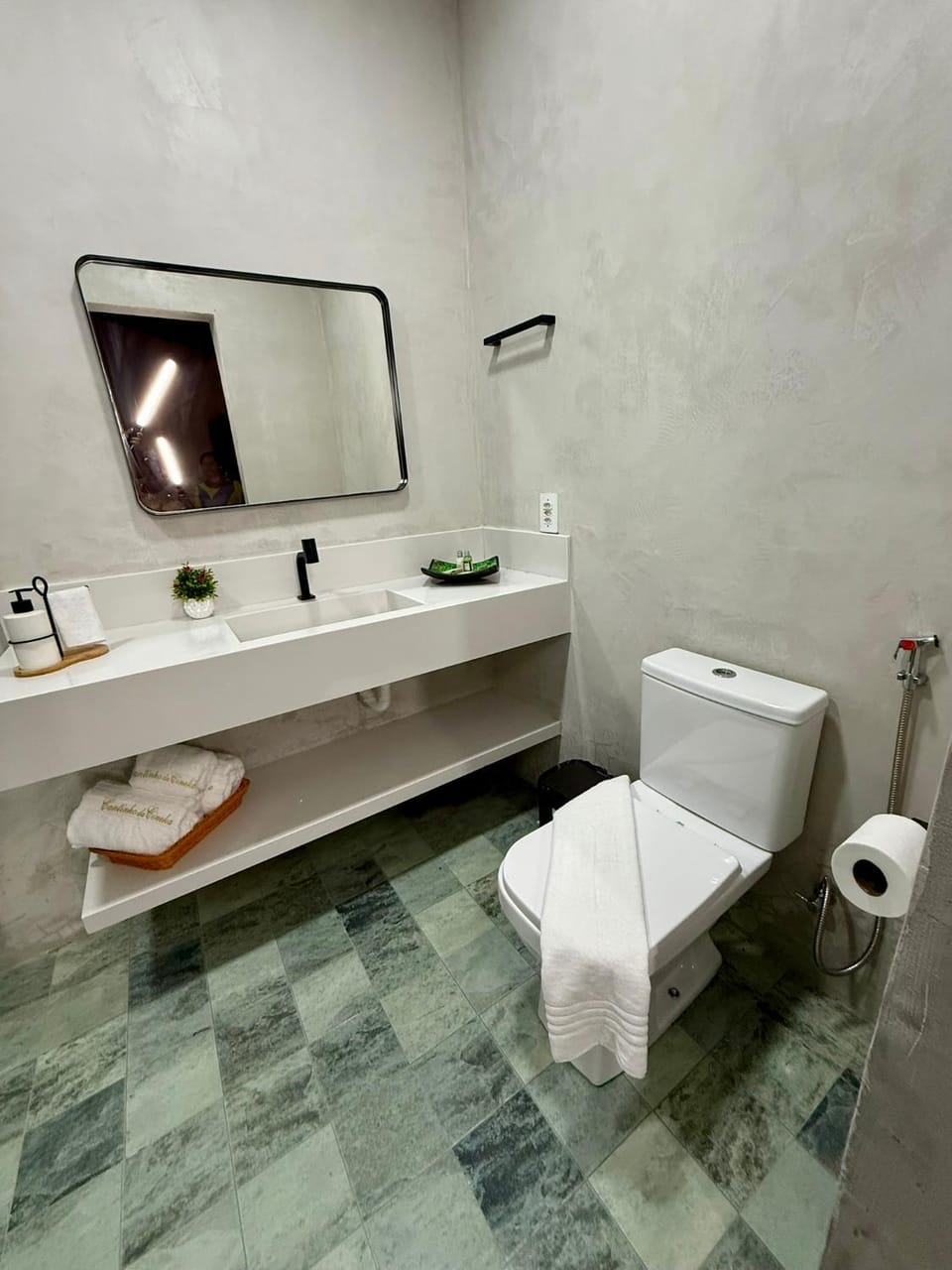 Bathroom, towels