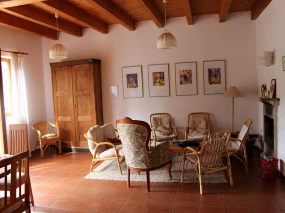 Seating area