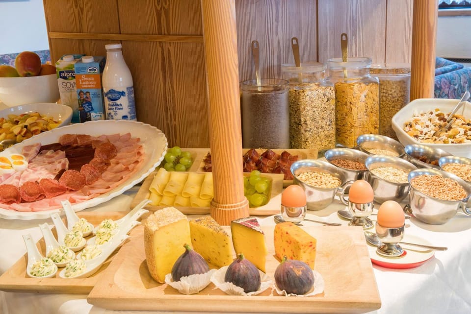 Food and drinks, Food, Breakfast, Buffet breakfast
