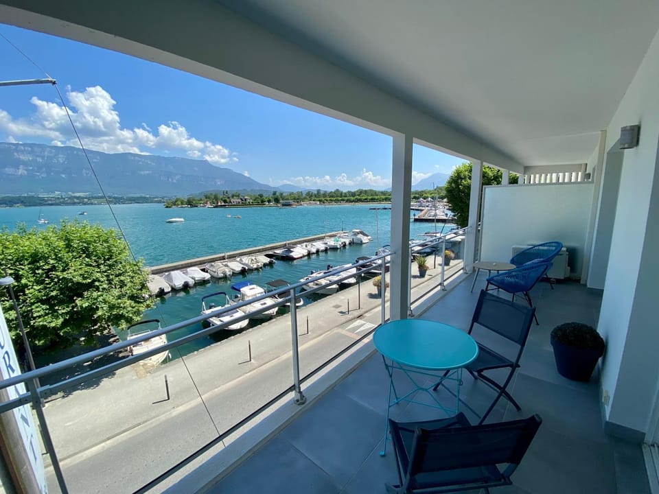 Vue Imprenable Sur Le Lac Du Bourget Apartment in Auvergne-Rhône-Alpes