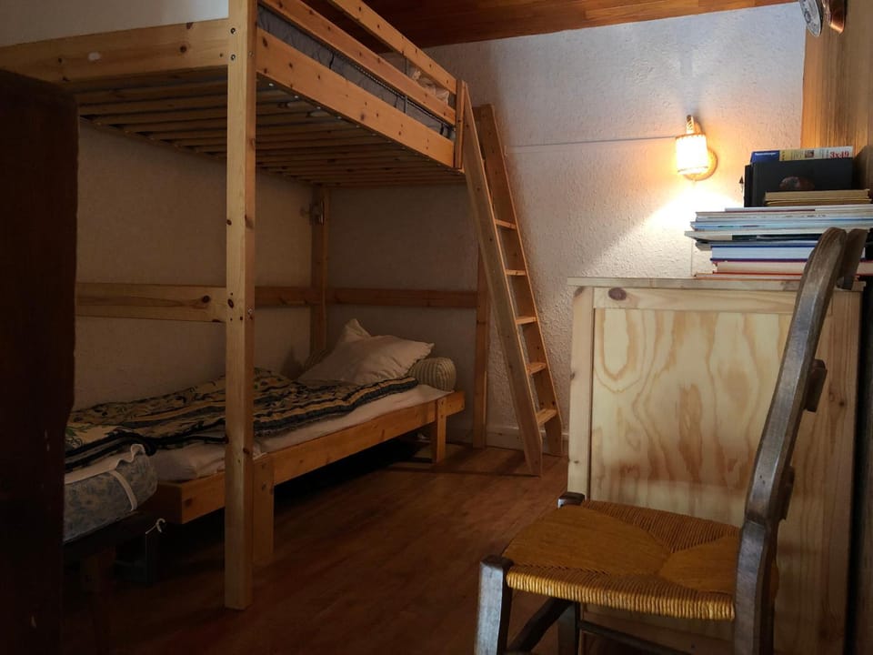 bunk bed