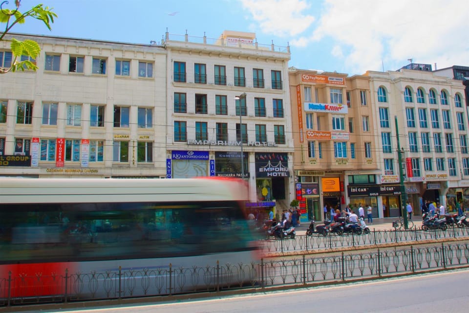 Day, Neighbourhood, City view, Street view, Location