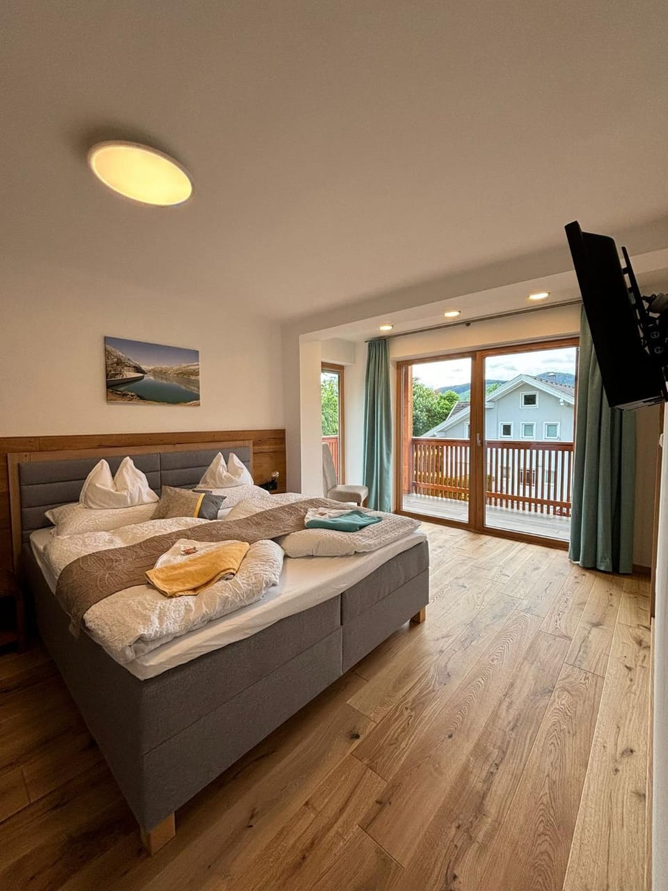 Photo of the whole room