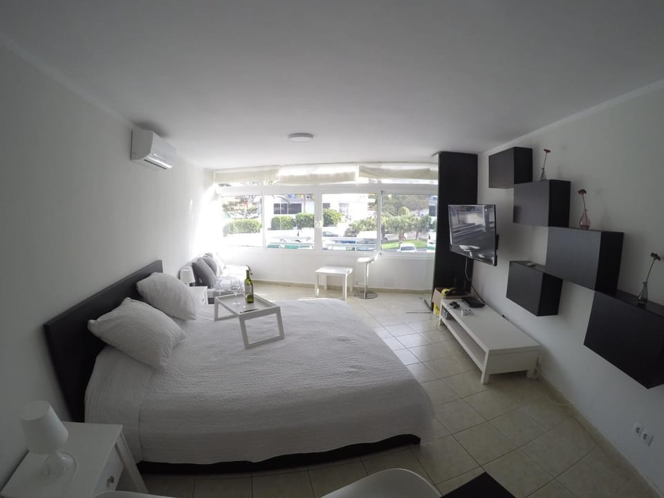 Studio Los Cristianos Beach Apartment in Los Cristianos