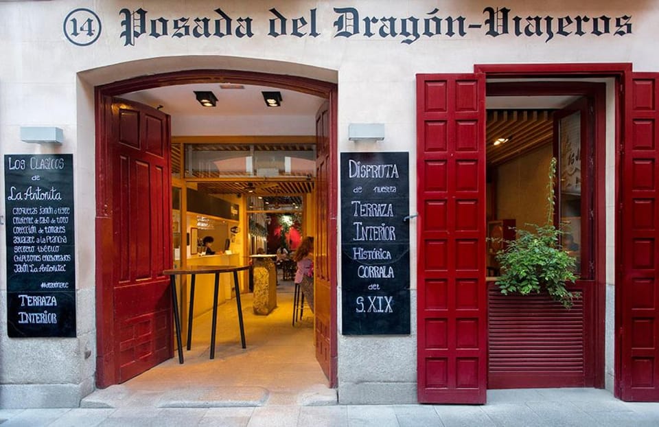 Facade/entrance