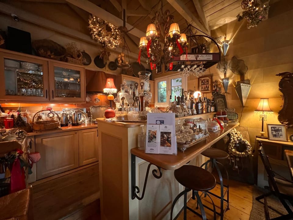 Lounge or bar, Food and drinks, Food