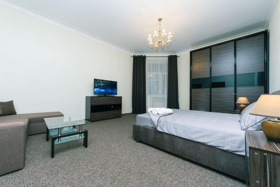 2 bedroms right near Khreashatik Apartment in Kiev City - Kyiv
