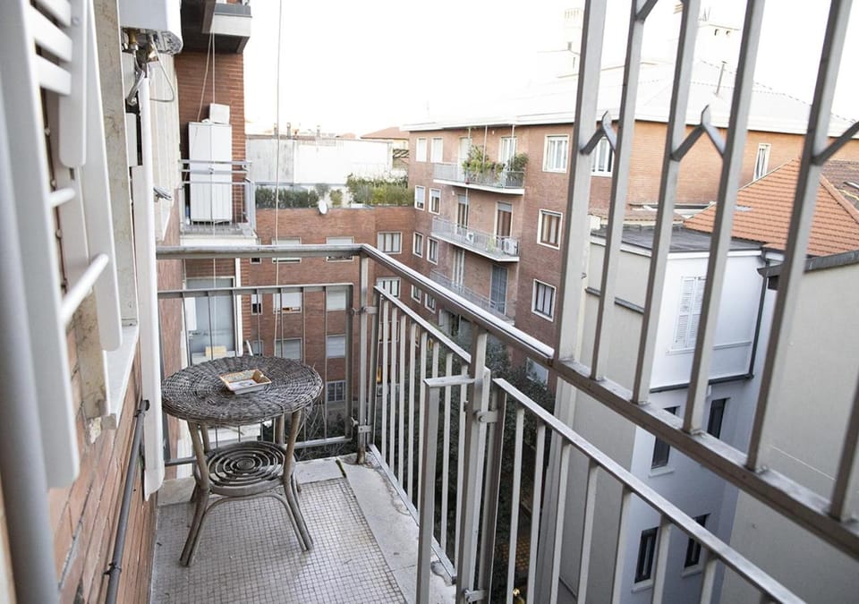 Balcony/Terrace, Street view