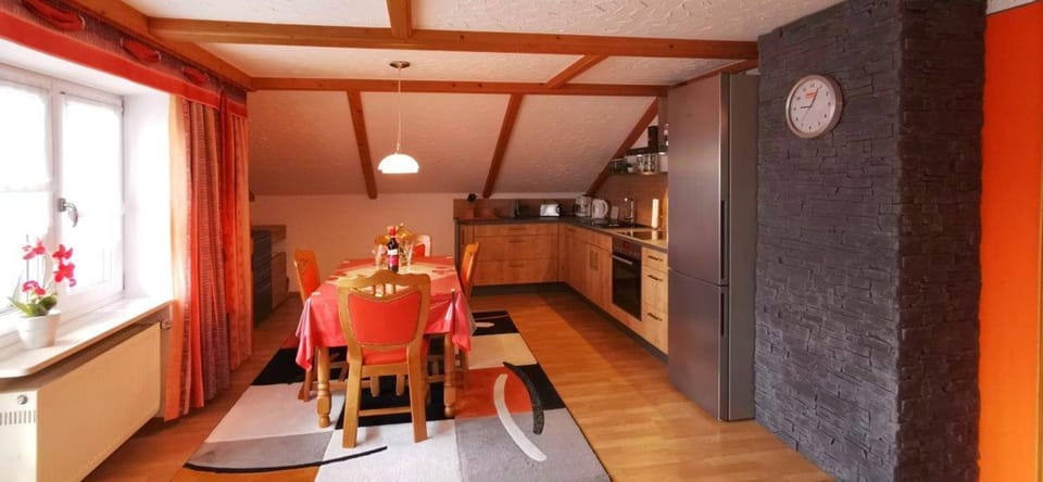 Dining area, kitchen
