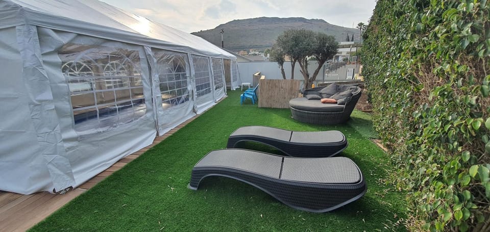 Garden, sunbed