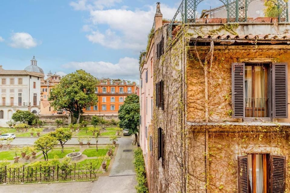 Garden, Garden view, Location