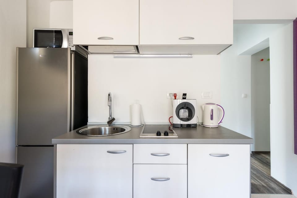 Coffee/tea facilities, Kitchen or kitchenette