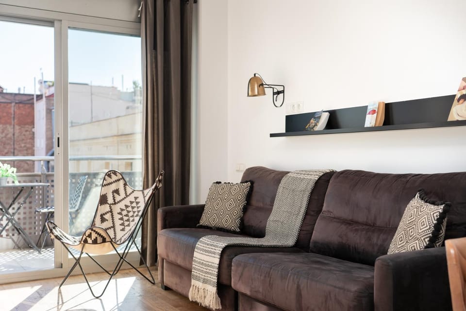 View (from property/room), Balcony/Terrace, Living room