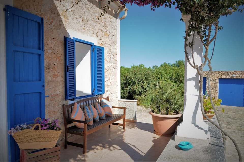 Property building, Patio, Spring, Day, Natural landscape, Garden, View (from property/room), Balcony/Terrace, Garden view