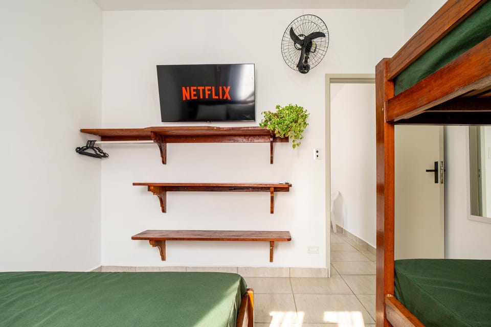 Bed, TV and multimedia, Photo of the whole room, Bedroom, bunk bed