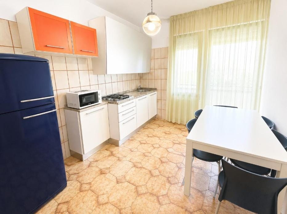 Kitchen or kitchenette, Dining area, kitchen