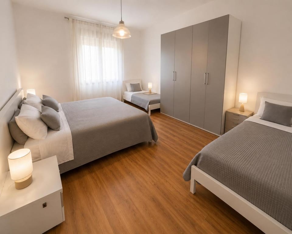 Photo of the whole room, Bedroom