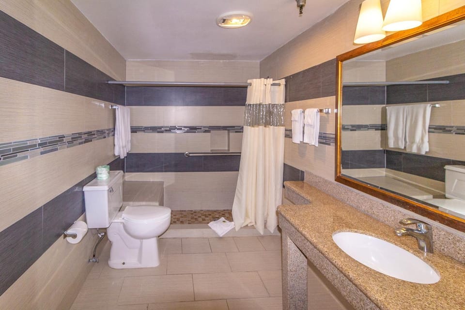 Hotel Pacific, Manhattan Beach Hotel in Manhattan Beach