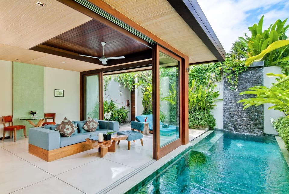 View (from property/room), Pool view, Swimming pool, Swimming pool