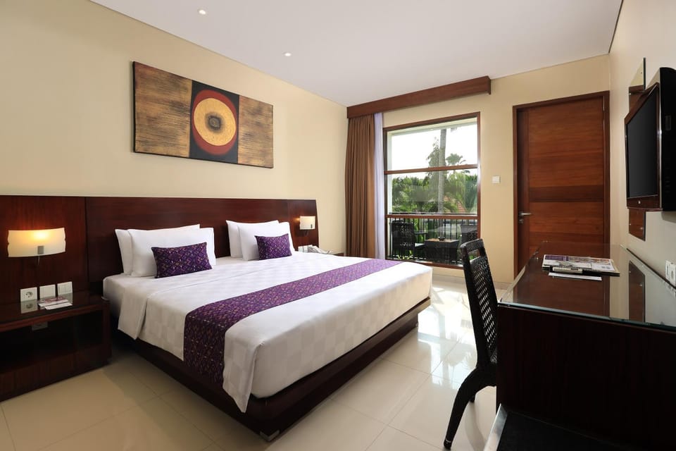 Bed, TV and multimedia, Photo of the whole room, Bedroom, hair dresser