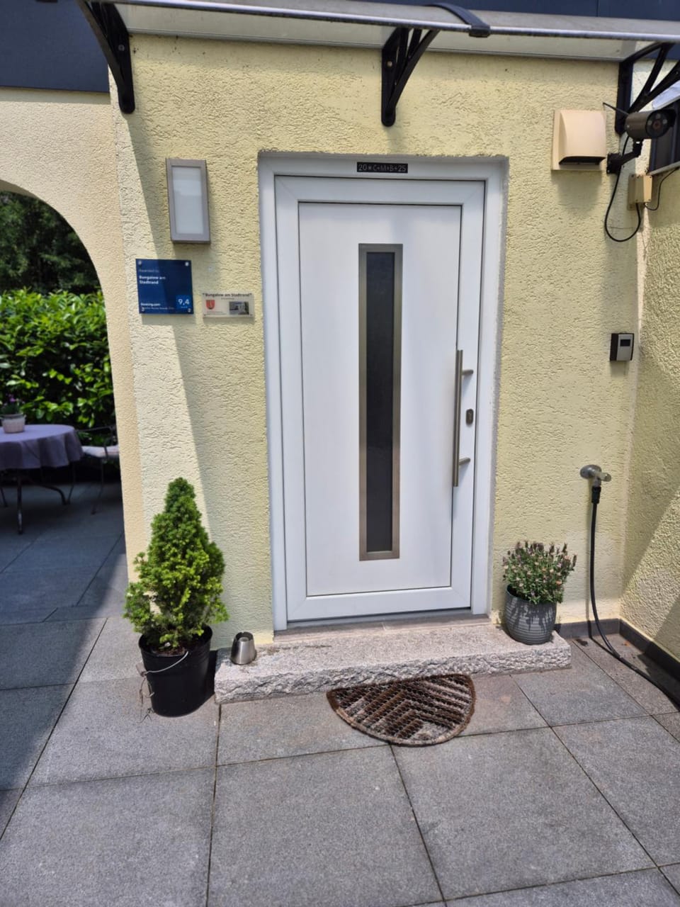 Facade/entrance