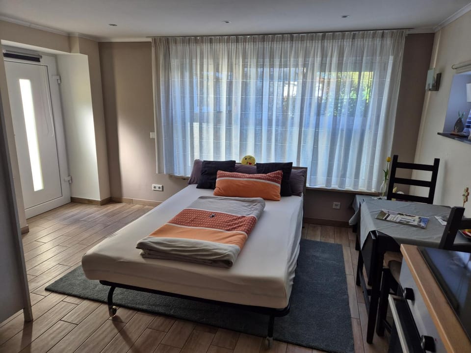 Bed, Living room, Bedroom