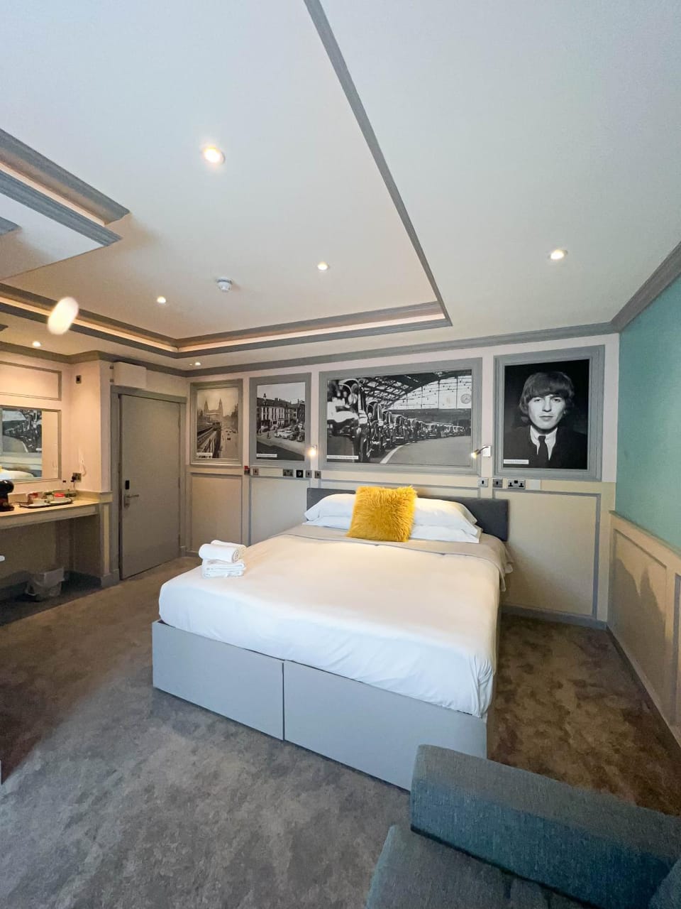 Photo of the whole room