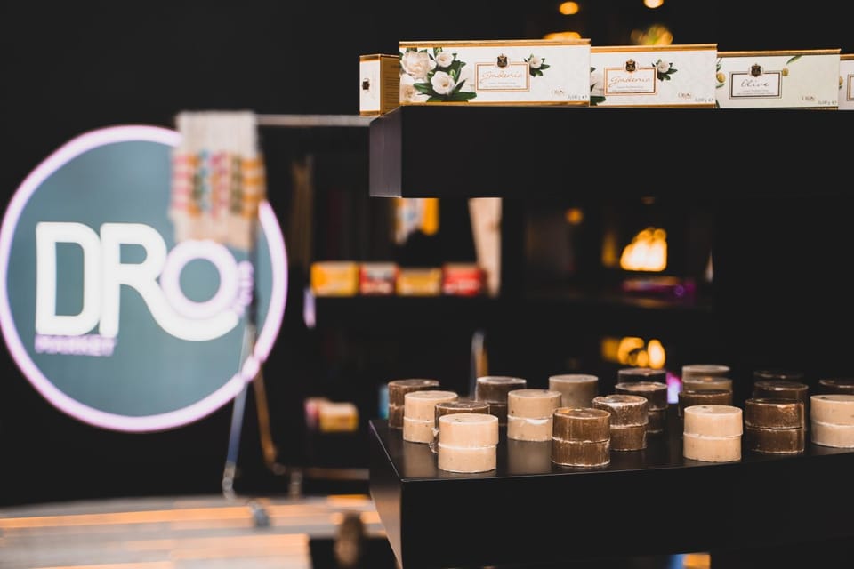 Lounge or bar, Drinks