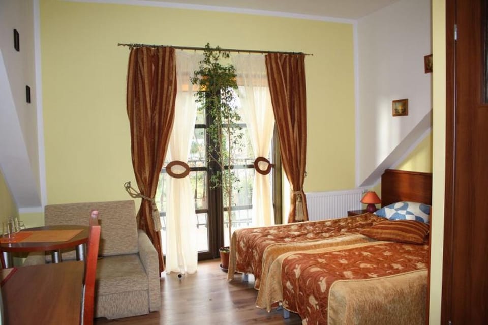 Gościnny Dworek Vacation rental in West Pomeranian Voivodeship, Poland