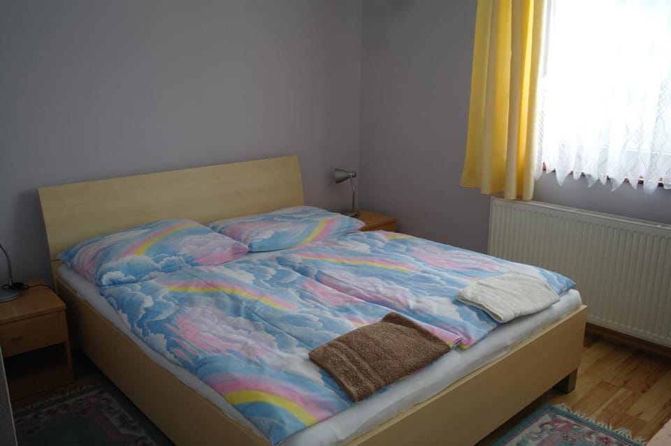 Photo of the whole room, Decorative detail, Bedroom
