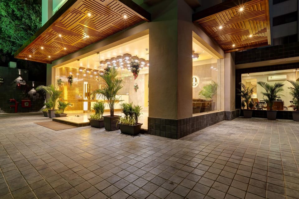 Facade/entrance