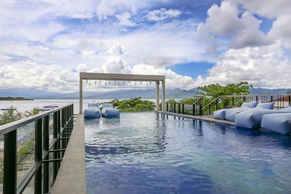 Pool view, Sea view, Swimming pool