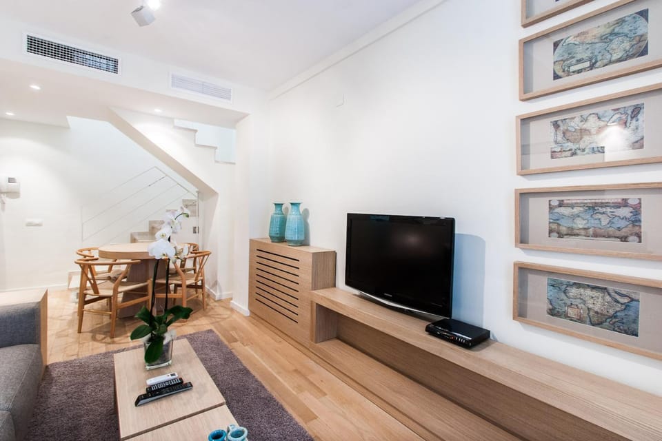Communal lounge/ TV room