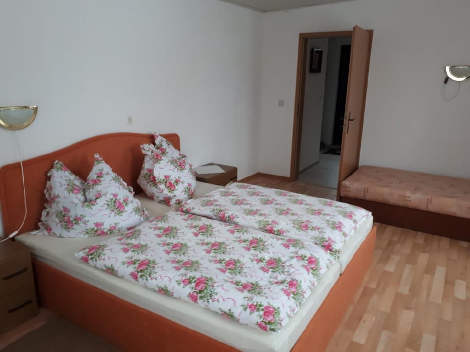 Property building, Bed