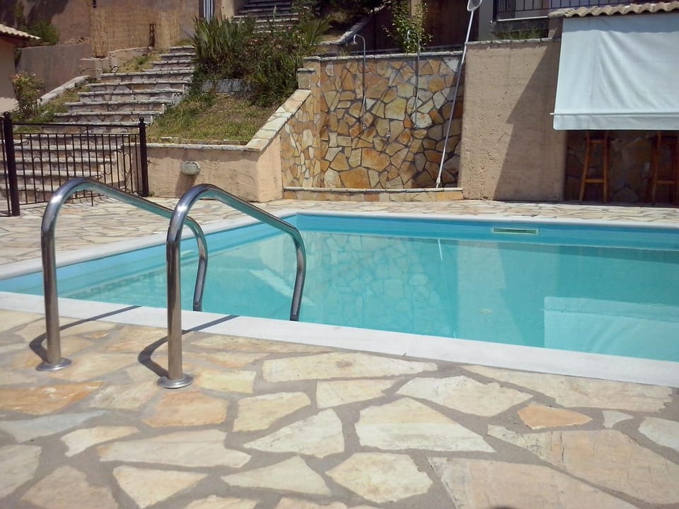 Swimming pool, Swimming pool