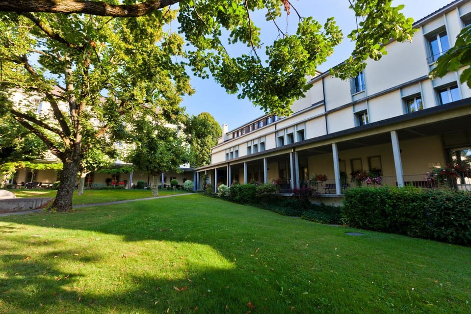 Facade/entrance, Garden