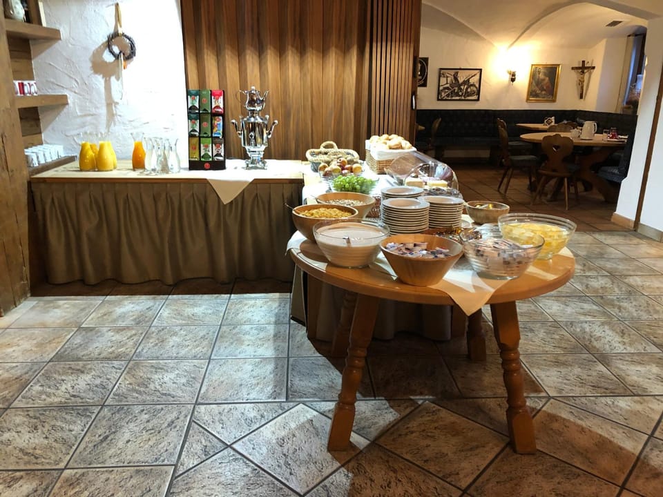 Breakfast, Buffet breakfast