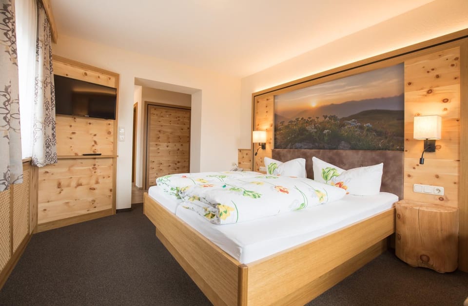 Bed, Photo of the whole room