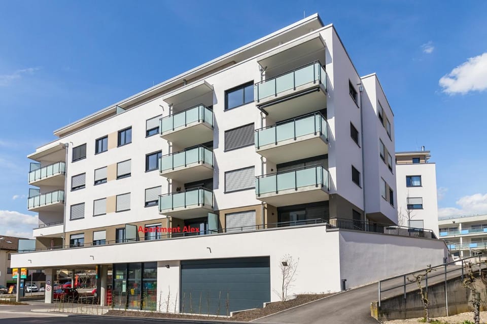 Property building, Facade/entrance