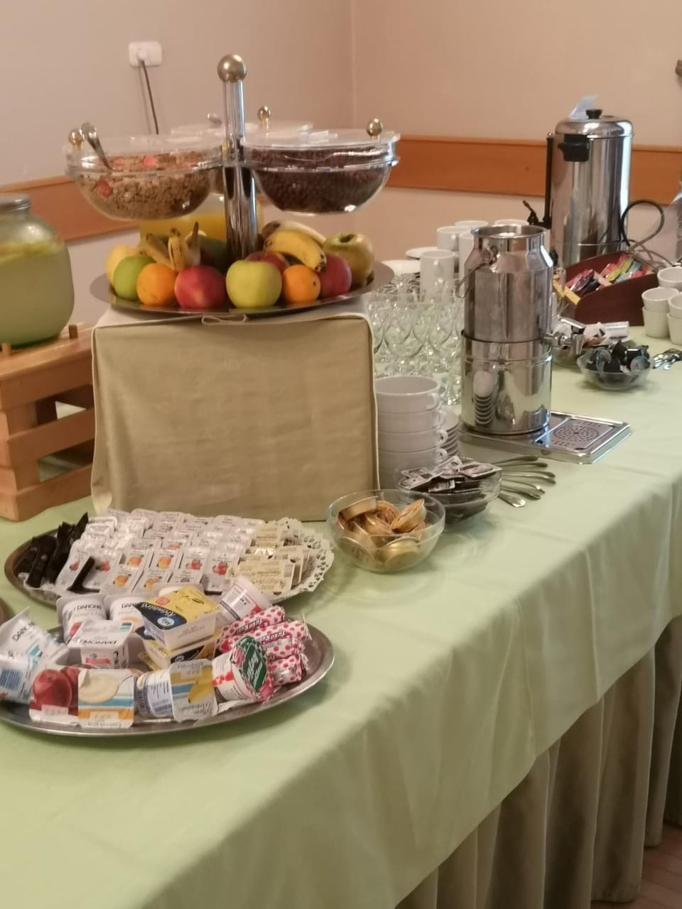 Food and drinks, Breakfast, Buffet breakfast