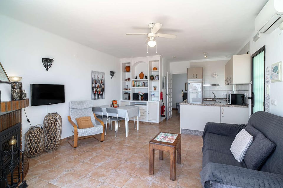 TV and multimedia, Kitchen or kitchenette, Living room