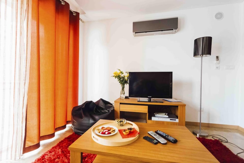 Communal lounge/ TV room, Living room