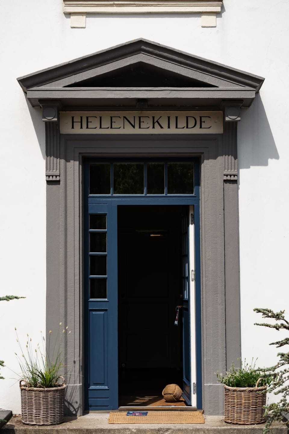 Facade/entrance