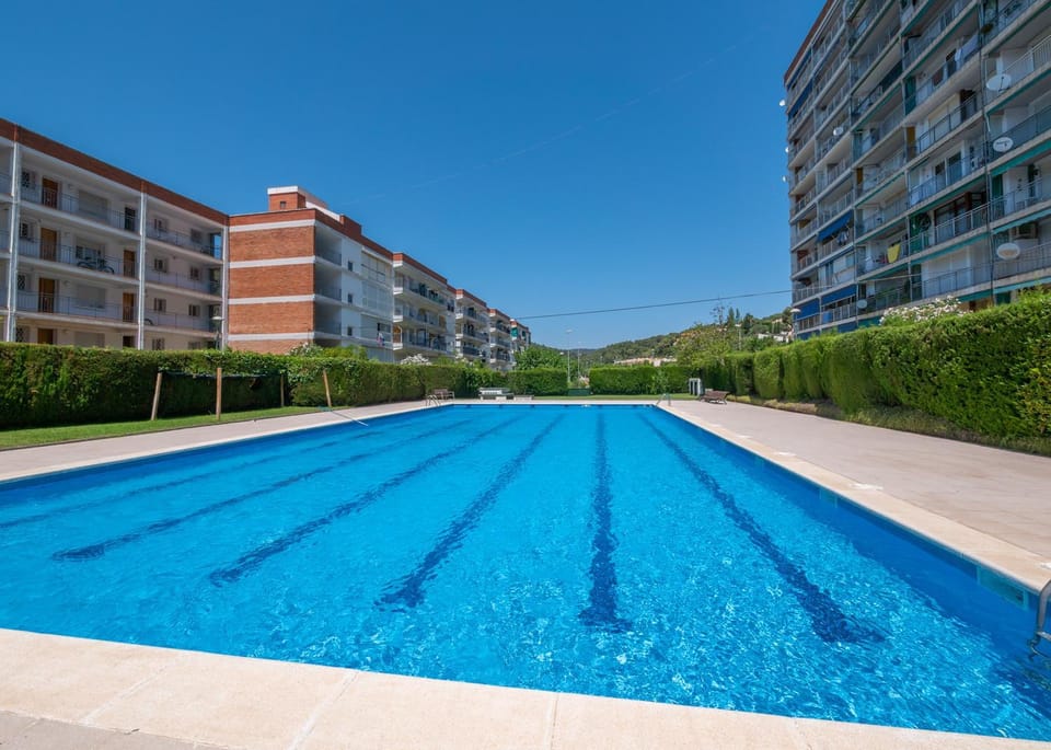 Off site, Garden, Swimming pool