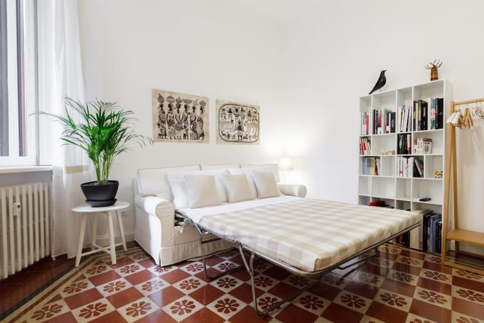 Bed, Living room